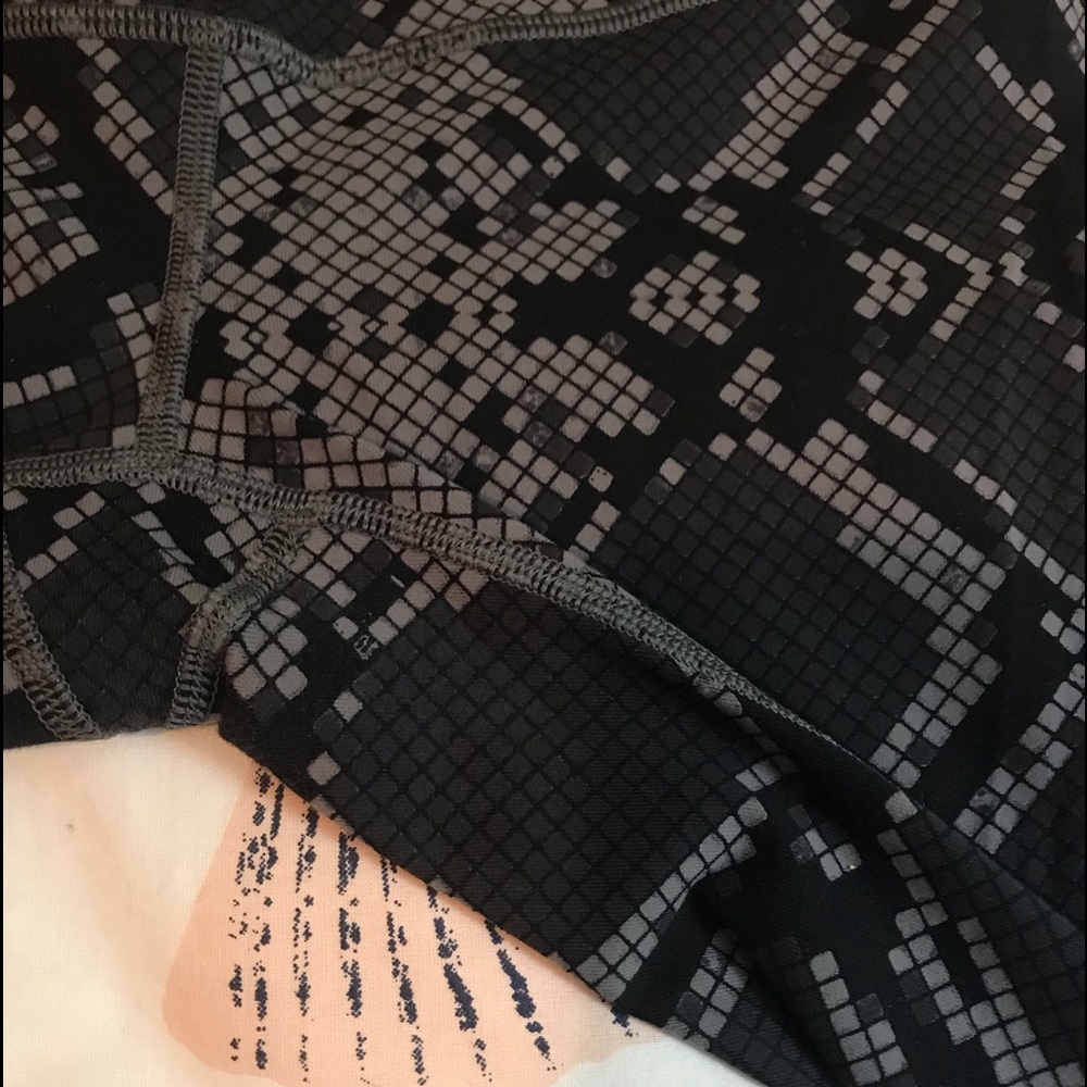 Lululemon cropped wunder under - Picture 3 of 6